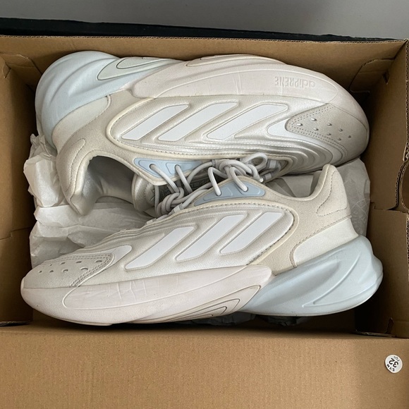 Adidas Ozelia Sneakers NEW - Picture 2 of 7